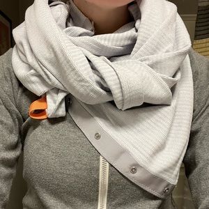 Lululemon Vinyasa Infinity Scarf